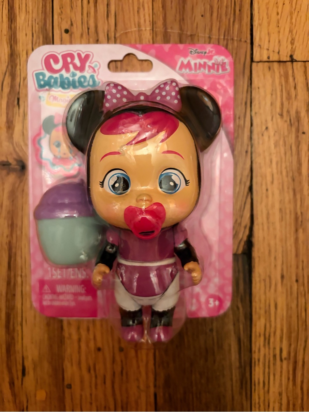 Disney crybaby Minnie mouse
